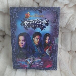 Disney Descendants Wicked Cool Collection Box Set - Blue and Purple